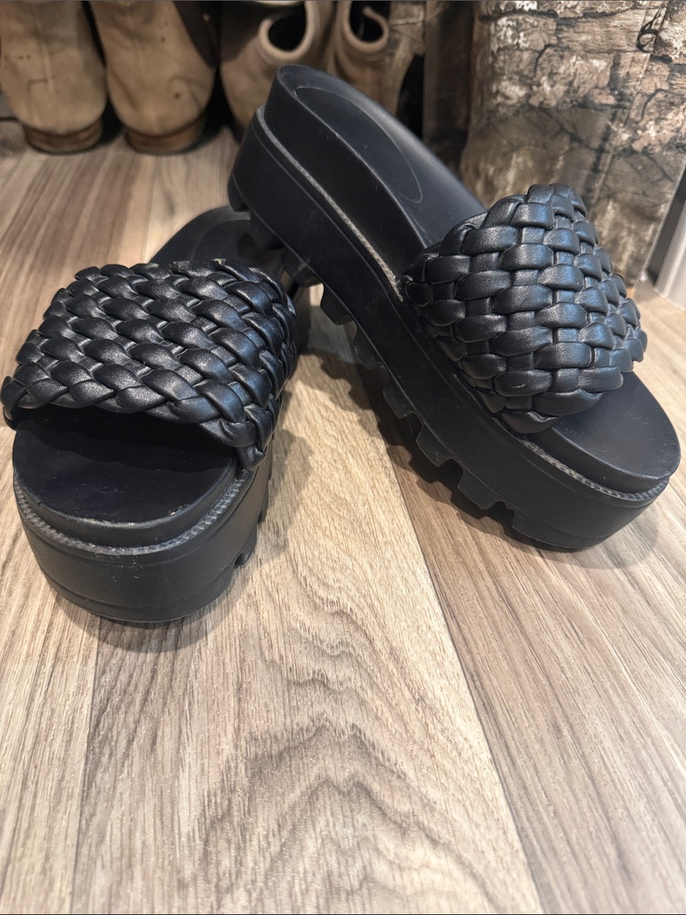 Source Unknown Black Woven Platform Slide Sandals